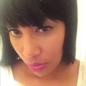 Meet your Posher, Erisha