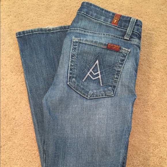 A pocket jeans