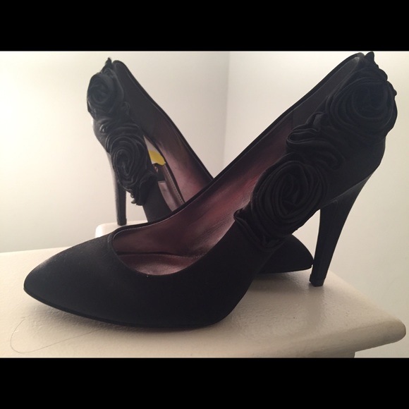 NEW - NEVER WORN Nina Heels