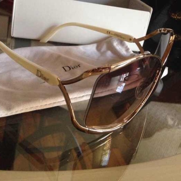 Dior Accessories - 📛Sold📛 Christian Dior Sunnies