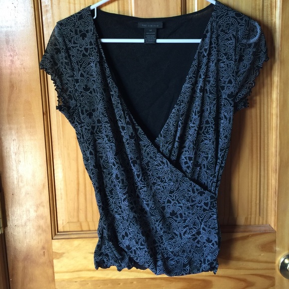 Black and white design top