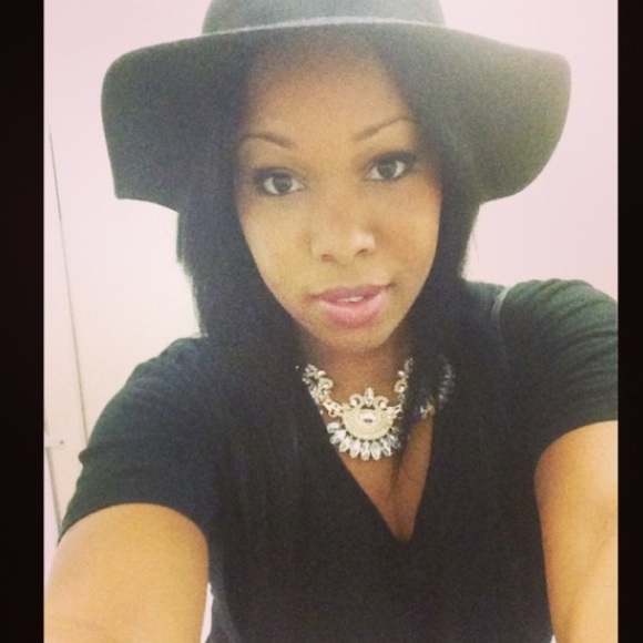 Meet your Posher, Iamina - Picture 1 of 1