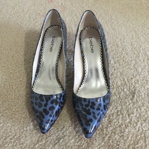 Bebe pumps