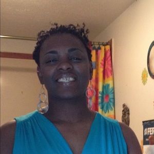 Meet your Posher, Kimeka