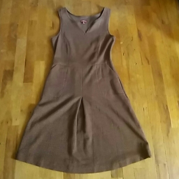 Brown checkered dress with pockets