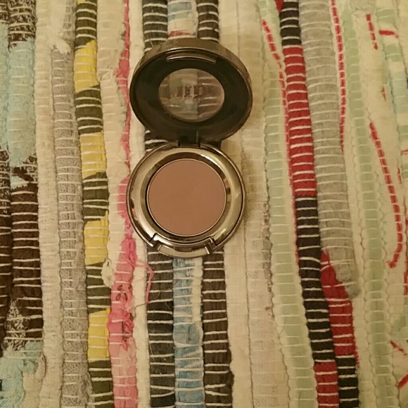 Urban decay eyeshadow in tease