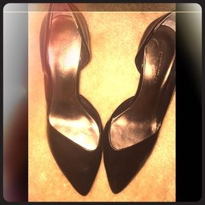 Ann Taylor elegant pointy toe side open heel pumps