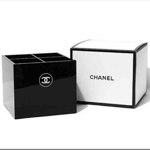 💋CHANEL Makeup Organizer
