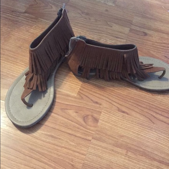 Moccasin Fringe Sandals