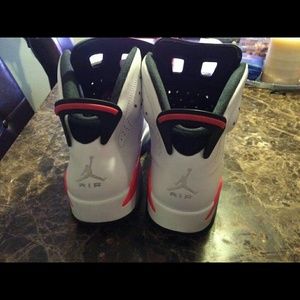 Jordan 6's