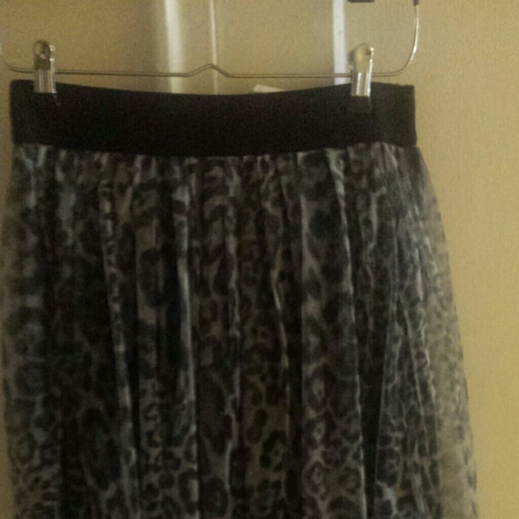 Kikkirikki  ladies leopard print net fabric skirt - Picture 1 of 2