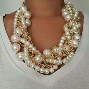 Twisted Pearl Necklace