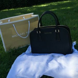 Authentic Michael Kors large black Reese handbag
