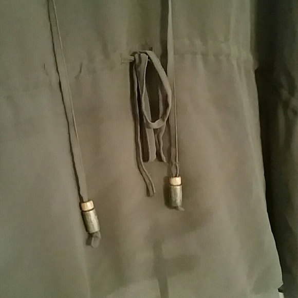 Blouse - Picture 2 of 3