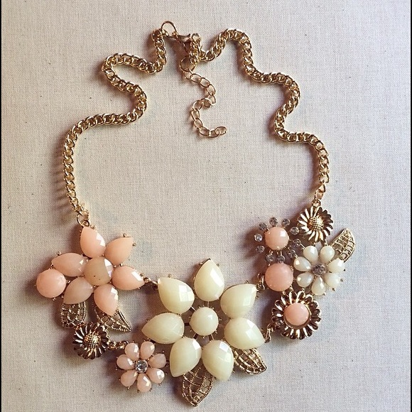 Cute necklace - Picture 2 of 4