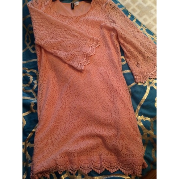 H&M Dresses & Skirts - SALEEE!!!!!! H&M Shift Lace Dress