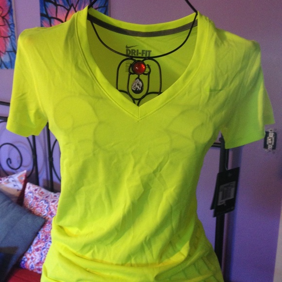 Nike Dri fit short sleeve shirt