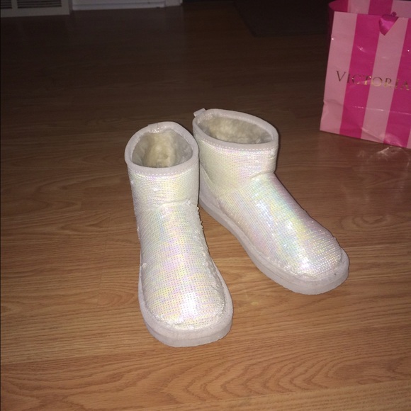 white mini PINK sequence boots