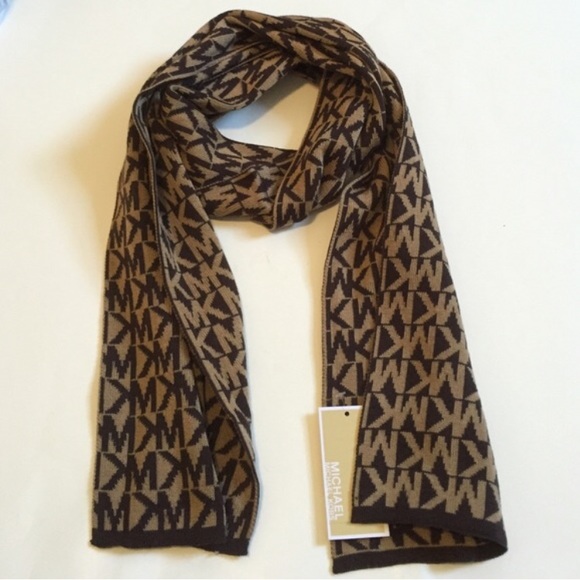 Michael Kors Accessories - ✨Michael Kors Scarf✨