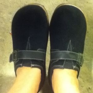 Black slid ons 8