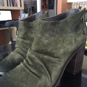 Ankle boots 4" block heel by Boutique 9.