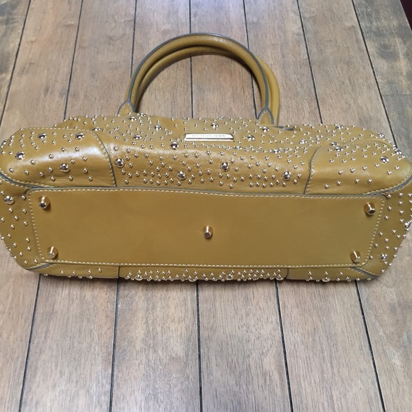 Burberry Purse - Authentic - Picture 2 of 4