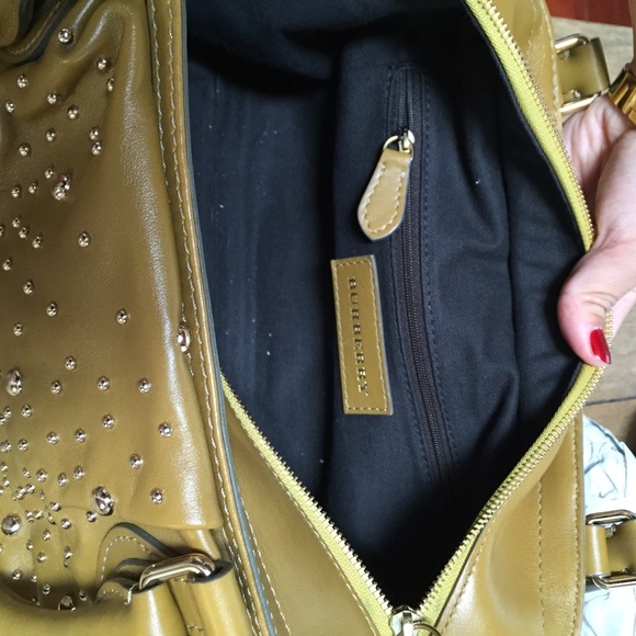 Burberry Purse - Authentic - Picture 3 of 4