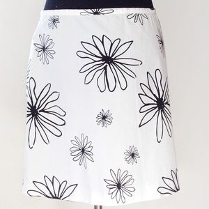 "The Limited Stretch"  White and Black Skirt