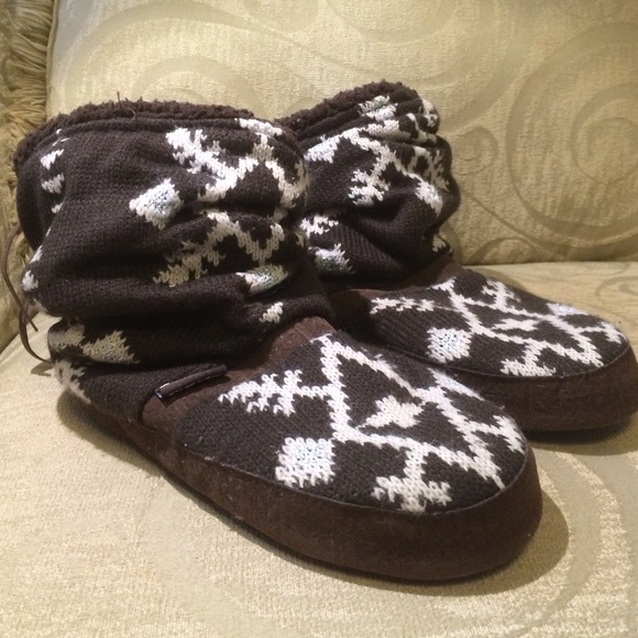 Muk Luks brown slipper short boots