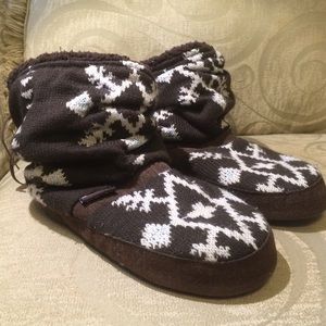 Muk Luks brown slipper short boots