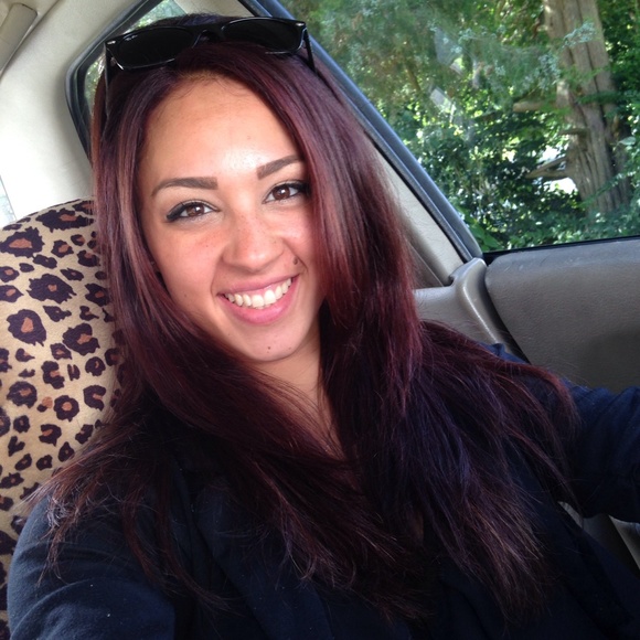 Meet your Posher, Renee - Picture 1 of 1