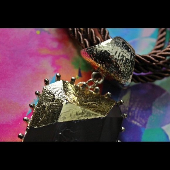 Tassel Block Statement Necklace - Picture 3 of 4