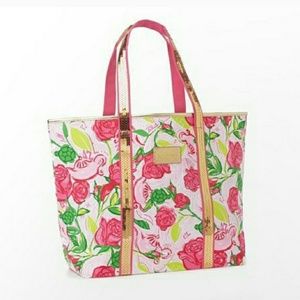 ISO lilly pulitzer DZ bag or anything!!
