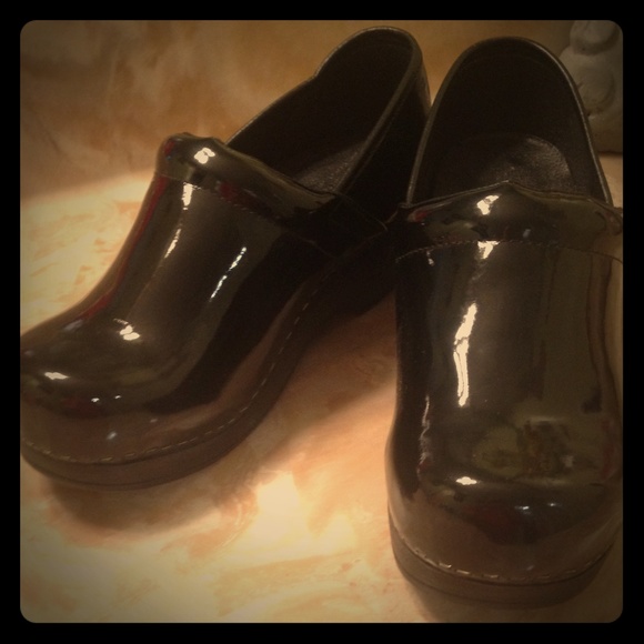 PRICE REDUCED! Croft and barrow clogs