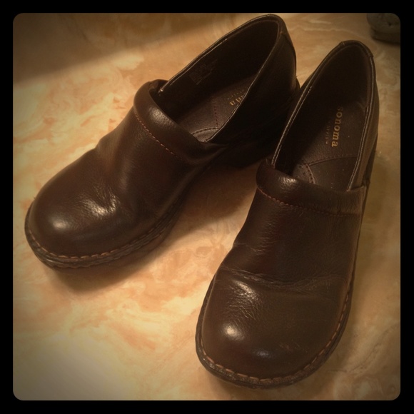 Sonoma brown nursing clogs