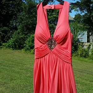 Beautiful cocktail dress never worn.