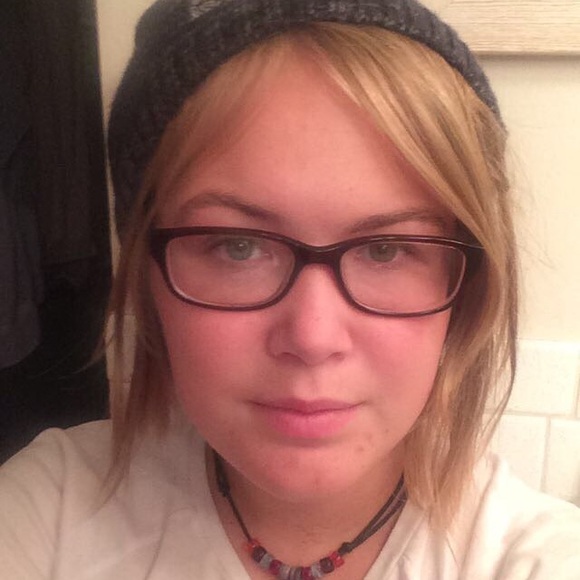 Meet your Posher, Nina - Picture 1 of 4