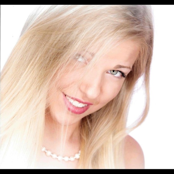 Meet your Posher, Kayla - Picture 2 of 2