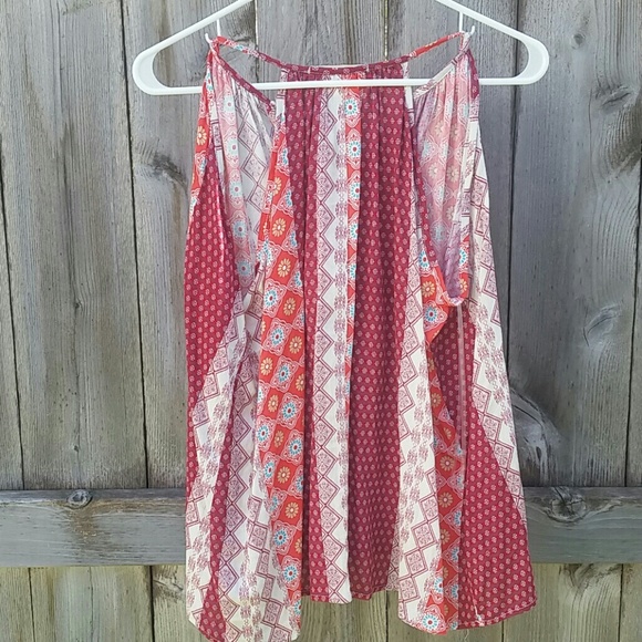 Beautiful Patterned Blouse - Picture 2 of 3