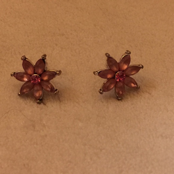 Pretty flower earrings