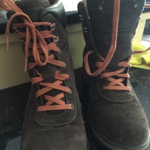 Hiking boots barely worn