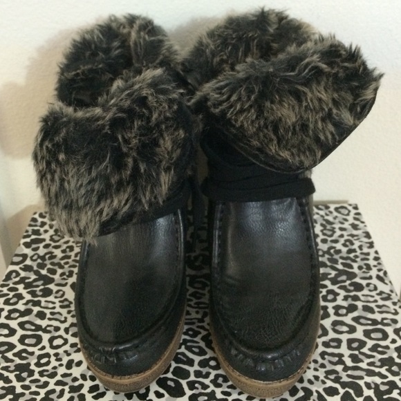 size 5 1/2 mossimo supply co boots