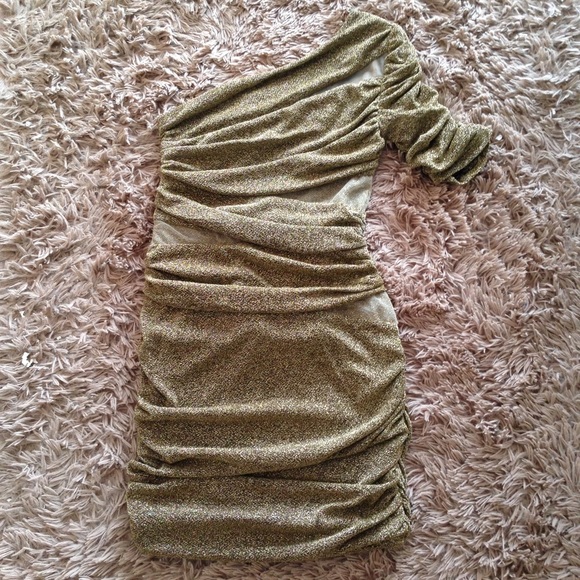 One-shoulder short dress