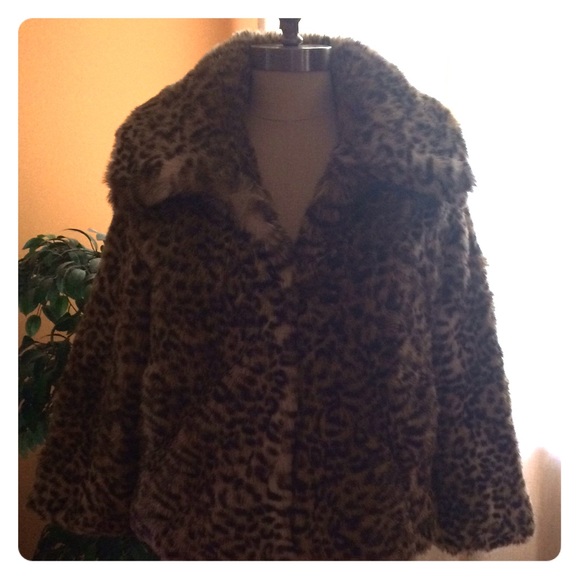 American Eagle Cropped Faux Fur Cheetah Jacket