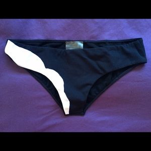 Marysia Swim Black Scalloped Bottom