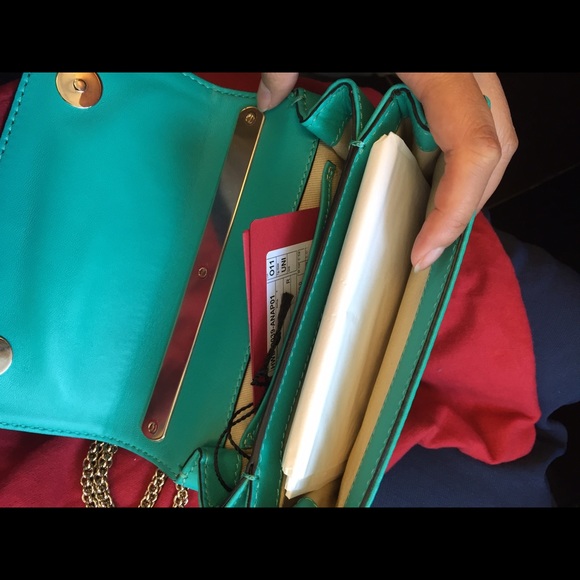 SOLD🎉HP🎉Valentino va va voom bag 💯 authentic - Picture 2 of 3