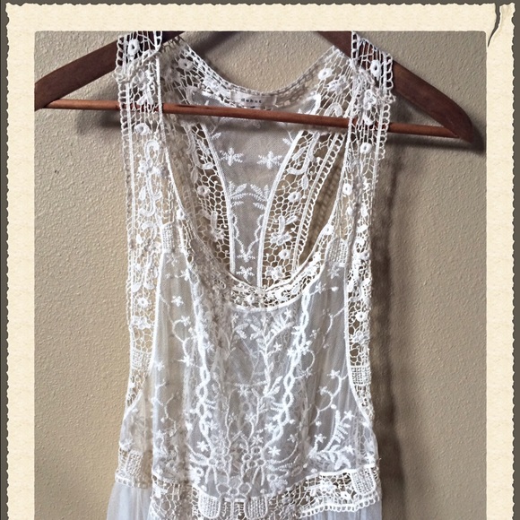 Debut Tops - Gorgeous. Lace Racer Tank new🌿🌸SALE🌸