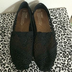 black lace TOMS