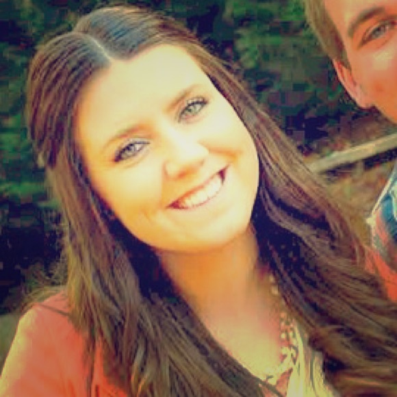 Meet your Posher, Olivia