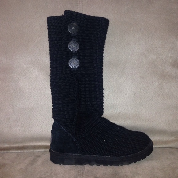 Classic Cardy black Uggs